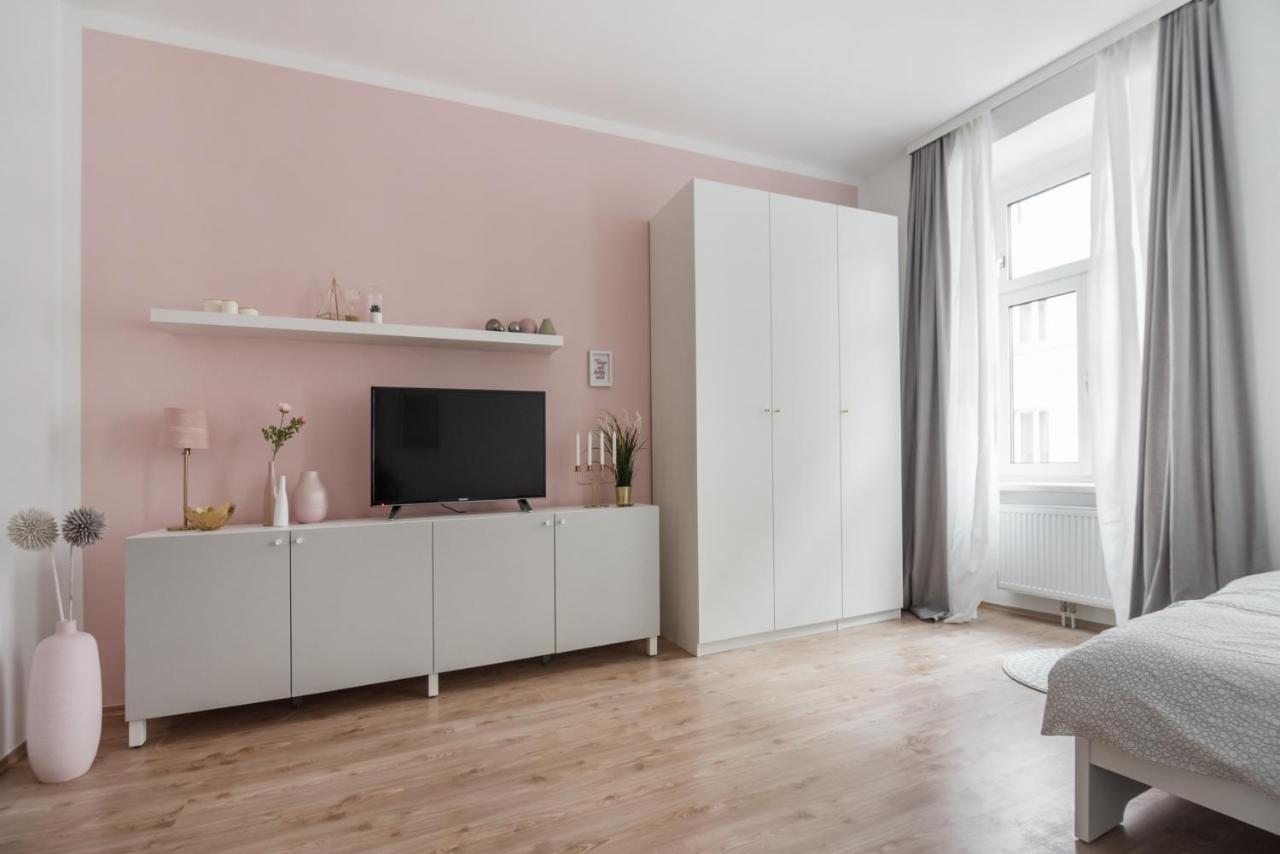 In Lovely Area Apartament *