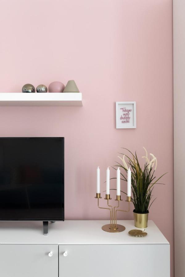 Apartament In Lovely Area *